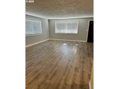 813 NE 106th Ave, Vancouver, WA 98664 - photo 4