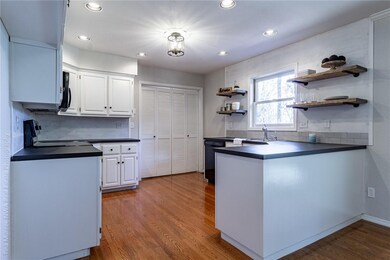 2 Bassingham Ln, Bella Vista, AR 72715 - photo 5