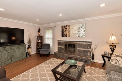 435 Flossmoor Ave, Waukegan, IL 60085 - photo 4