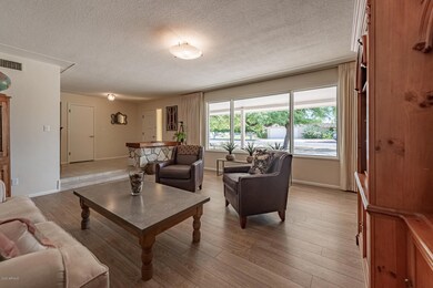 1056 N Forest-9
