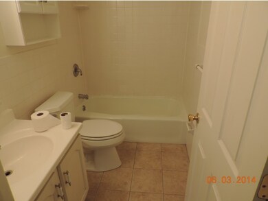 131 Capitol Hill Dr unit 131, Londonderry, NH 03053 - photo 5