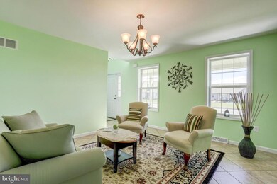 562 Daisy Dr, New Holland, PA 17557 - photo 6