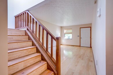 10 - 4863 Driffield Court-12.jpg
