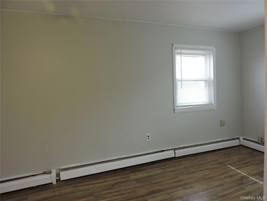 18 Leach St, Lynbrook, NY 11563 - photo 5