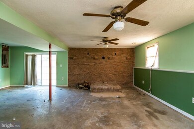 4585 Cherry Tree Ln, Sykesville, MD 21784 - photo 4