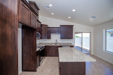 608 S Vaughn Ave, Yuma, AZ 85364 - photo 7