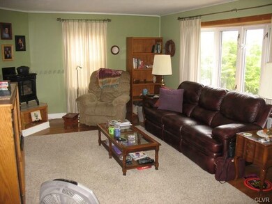 528 N 3rd St, Emmaus, PA 18049 - photo 3