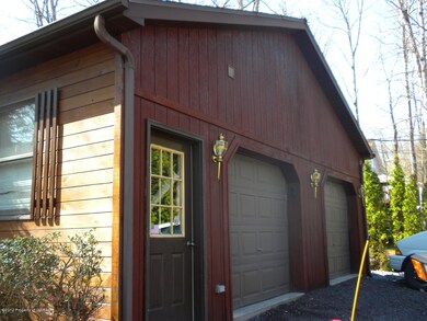 241 Trapper Springs Ln, Drums, PA 18222 - photo 2