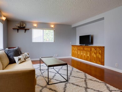 831 N Molalla Ave, Molalla, OR 97038 - photo 7