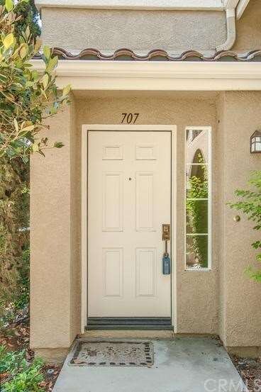 Private entry.  First level has direct access to y