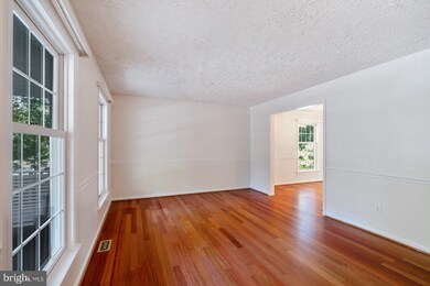 16203 Cypress Ct, Dumfries, VA 22025 - photo 7