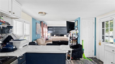 31 Alfa Dr, Pawtucket, RI 02860 - photo 5