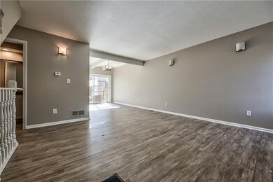 10111 Edelweiss Cir, Shawnee, KS 66203 - photo 6