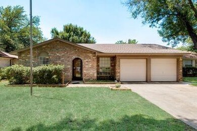 509 Holly Hill Dr, Hurst, TX 76053 - photo 2