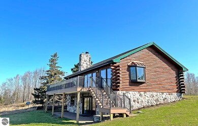 8315 Mulberry Ln, Charlevoix, MI 49720 - photo 2