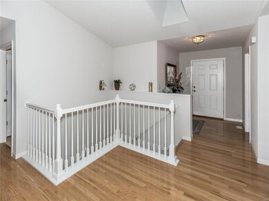 Open Staircase to LL