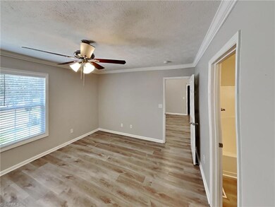 1510 Southtree Ln, High Point, NC 27263 - photo 7