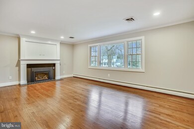 9315 Tovito Dr, Fairfax, VA 22031 - photo 2