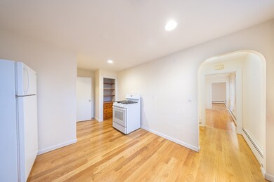 1026 Chestnut St unit 2A, Newton, MA 02464 - photo 2