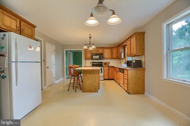 505 E Conestoga St, New Holland, PA 17557 - photo 7