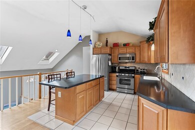 8 George Cir, Warwick, RI 02888 - photo 4