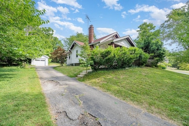 8230 Camargo Rd, Cincinnati, OH 45243 - photo 2