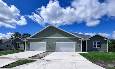 692 N Main St, Fall River, WI 53932 - photo 3