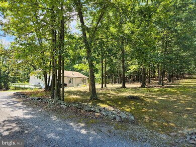 228 Greenbriar Ln, Berkeley Springs, WV 25411 - photo 4