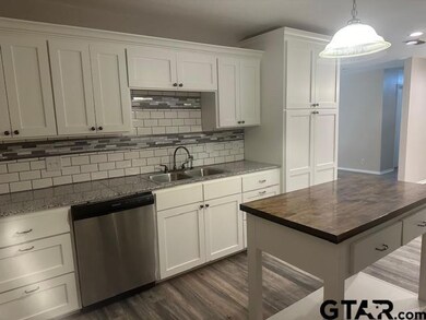 2214 Aberdeen Dr, Tyler, TX 75703 - photo 5