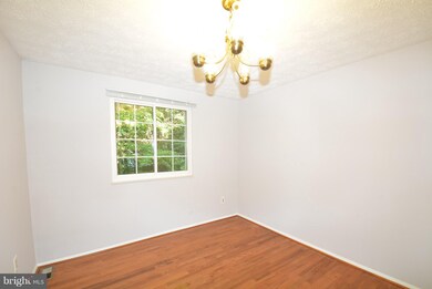 11555 Underoak Ct, Reston, VA 20191 - photo 7