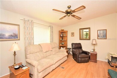 35214 Lindsey Ln, Zephyrhills, FL 33541 - photo 4