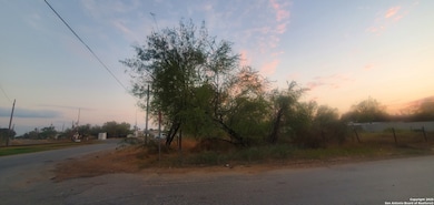 403 S Front St, Cotulla, TX 78014 - photo 4