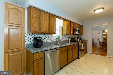 5608 Lasalle Ln, Sykesville, MD 21784 - photo 7