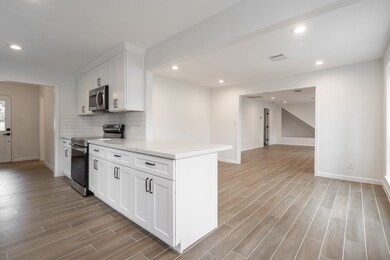 302 Moody St, Houston, TX 77009 - photo 5