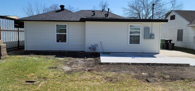 7663 Greenstone St, Houston, TX 77087 - photo 5