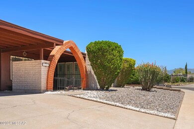5-web-or-mls-9261 E Dolores Street - MLS