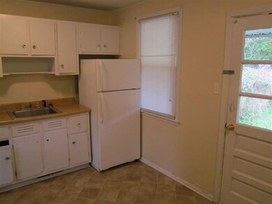 1200 Davis St, Jacksonville, NC 28540 - photo 6