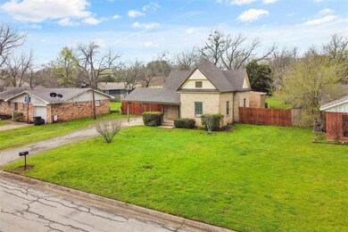 305 Glen Rose Ave, Cleburne, TX 76033 - photo 5