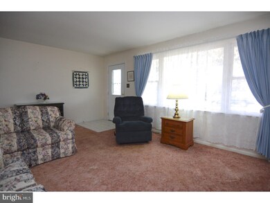 1140 Laurelee Ave, Reading, PA 19605 - photo 5