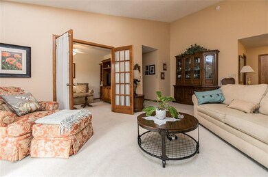 4615 Westchester Dr NE unit C, Cedar Rapids, IA 52402 - photo 5