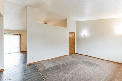 4248 Laurel Rd, Lorain, OH 44055 - photo 3