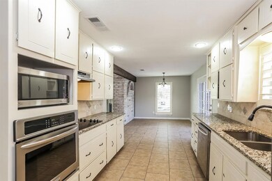 132 Shady Lake Ct, Hurst, TX 76054 - photo 7