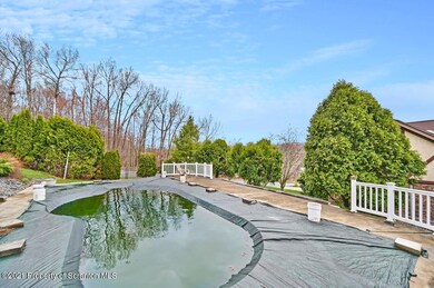 915 Hillcrest Dr, Olyphant, PA 18447 - photo 6