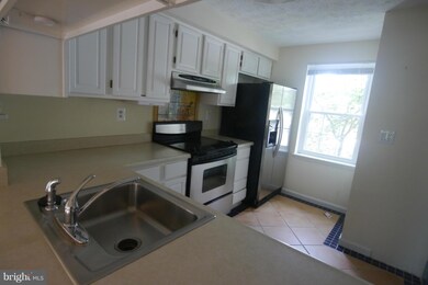 12532 Willow Spring Cir, Germantown, MD 20874 - photo 4