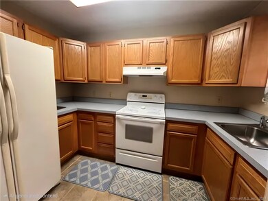 33 Ridge Rd unit 2, Naugatuck, CT 06770 - photo 2