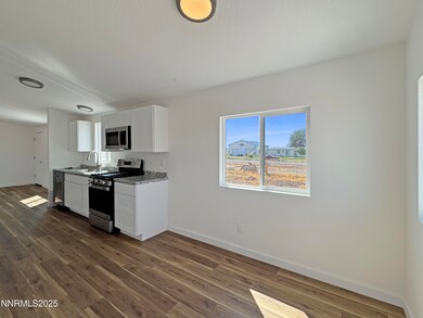 6105 Amos Dr, Winnemucca, NV 89445 - photo 4