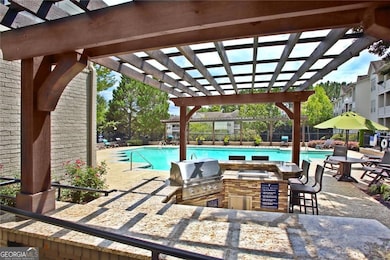 240 E Belle Isle Rd unit 408, Sandy Springs, GA 30342 - photo 2