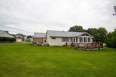 1629 W 44th Ct, Davenport, IA 52806 - photo 3