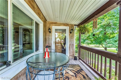 2135 Pine Ridge Dr, Wickliffe, OH 44092 - photo 4