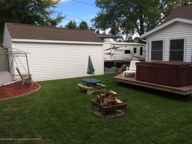 Belaire Summer Yard